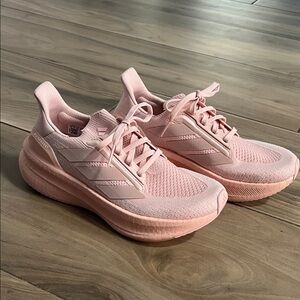 Adidas Women's Ultraboost 5x size 7.5